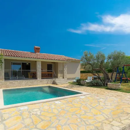 Holiday home Goldi - Voj512 By Interhome