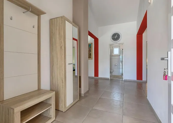 Goldi By Interhome