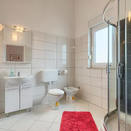 Goldi By Interhome Prázdninový dům Mednjan